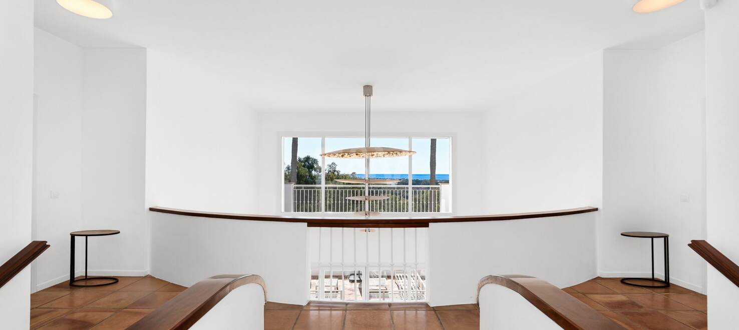 Elegant Villa med panoramautsikt över havet i Río Real