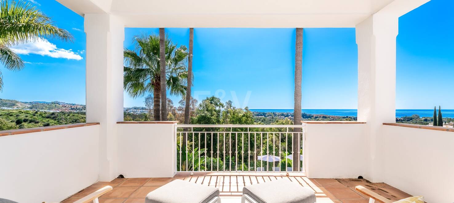 Elegant Villa med panoramautsikt över havet i Río Real