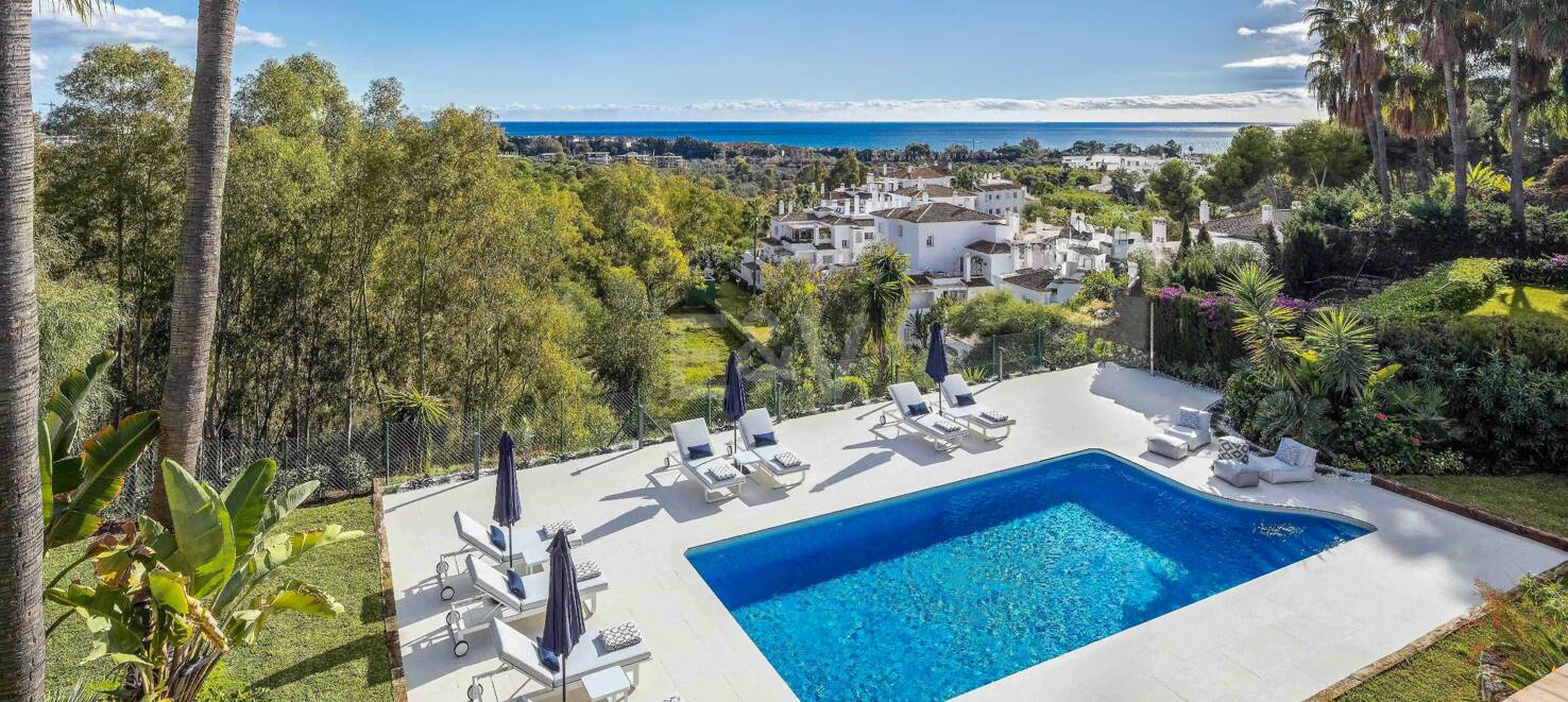 Elegant Villa med panoramautsikt över havet i Río Real