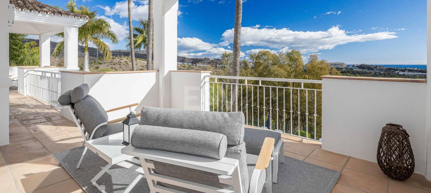 Elegant Villa med panoramautsikt över havet i Río Real