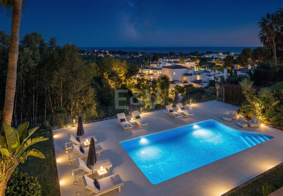 Elegant Villa with Panoramic Sea Views in Río Real