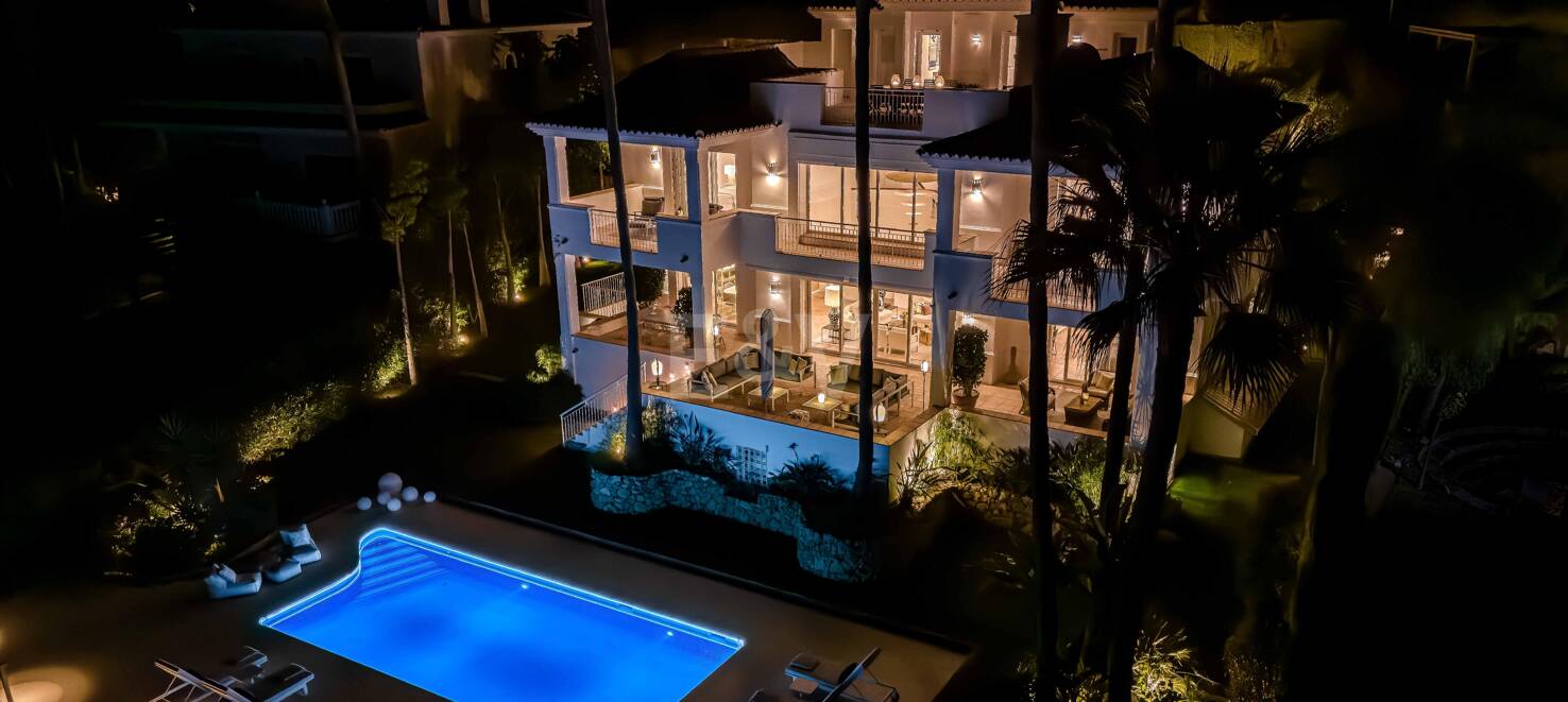Elegant Villa med panoramautsikt över havet i Río Real