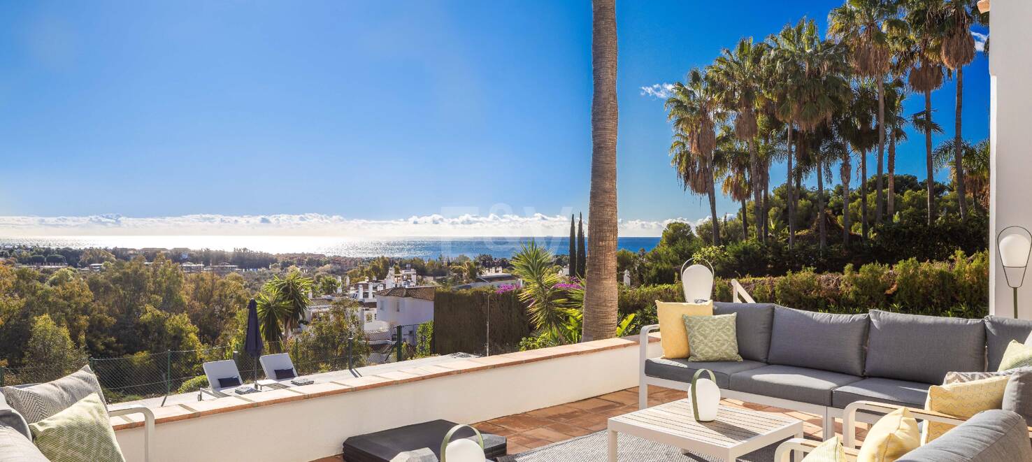 Elegant Villa med panoramautsikt över havet i Río Real