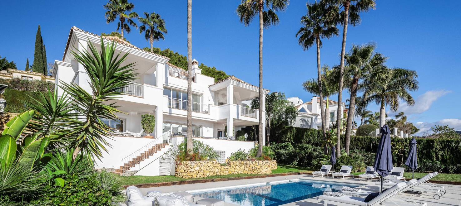 Elegant Villa med panoramautsikt över havet i Río Real