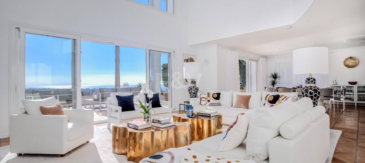Elegant Villa med panoramautsikt över havet i Río Real