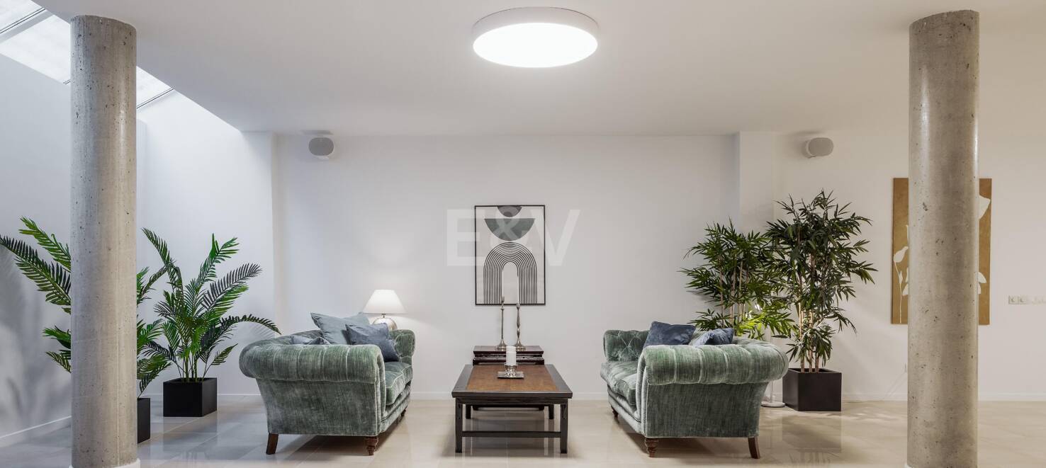 Elegant Villa med panoramautsikt över havet i Río Real