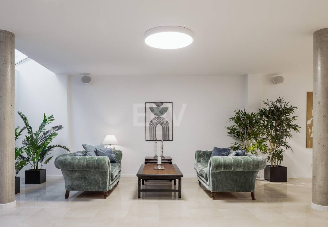 Elegant Villa with Panoramic Sea Views in Río Real