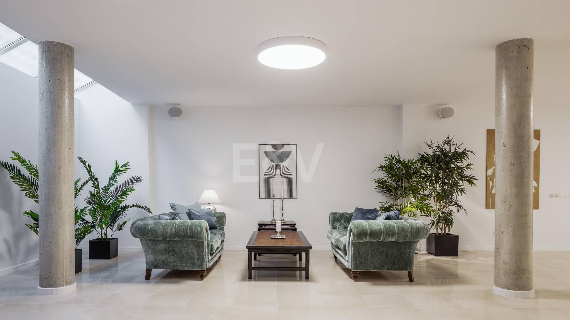 Elegant Villa with Panoramic Sea Views in Río Real