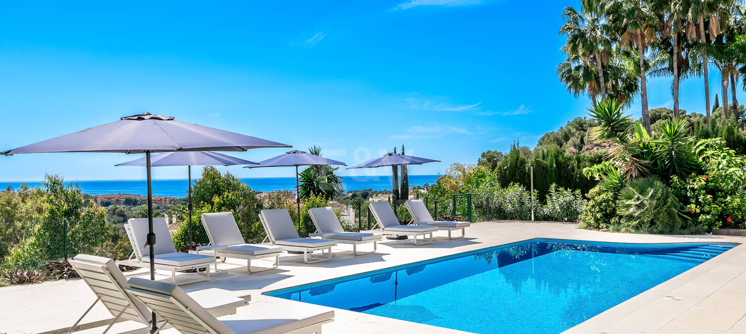 Elegant Villa med panoramautsikt över havet i Río Real