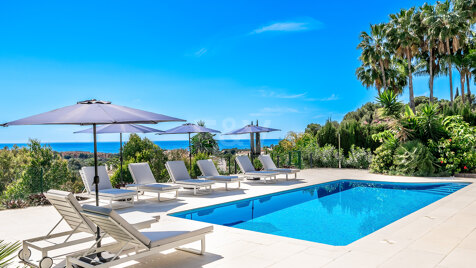 Villa elegante con vistas panorámicas al mar en Río Real