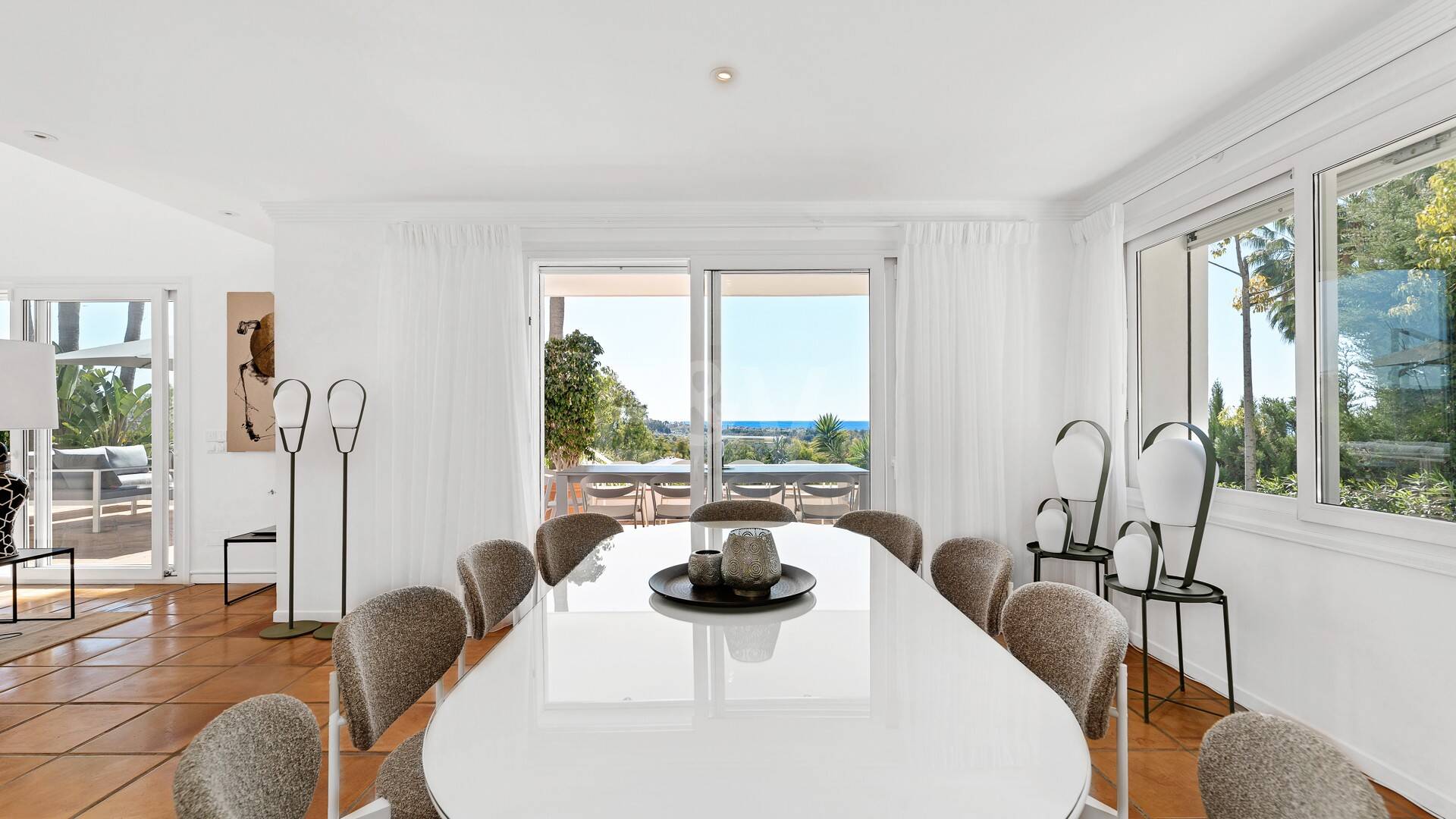 Elegant Villa with Panoramic Sea Views in Río Real