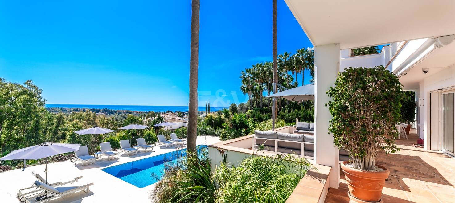 Elegant Villa med panoramautsikt över havet i Río Real