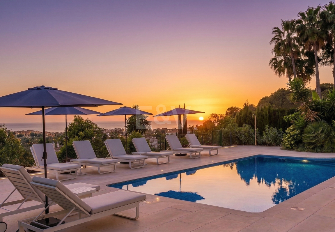 Elegant Villa with Panoramic Sea Views in Río Real