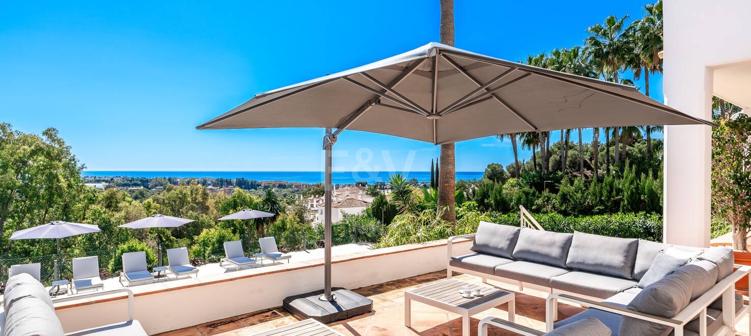 Elegant Villa med panoramautsikt över havet i Río Real