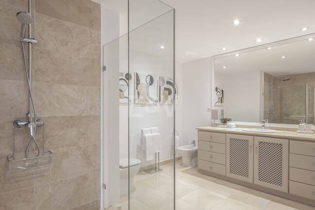 Elegant Villa with Panoramic Sea Views in Río Real