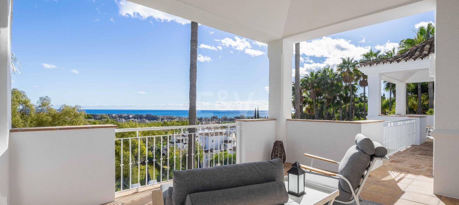 Elegant Villa med panoramautsikt över havet i Río Real
