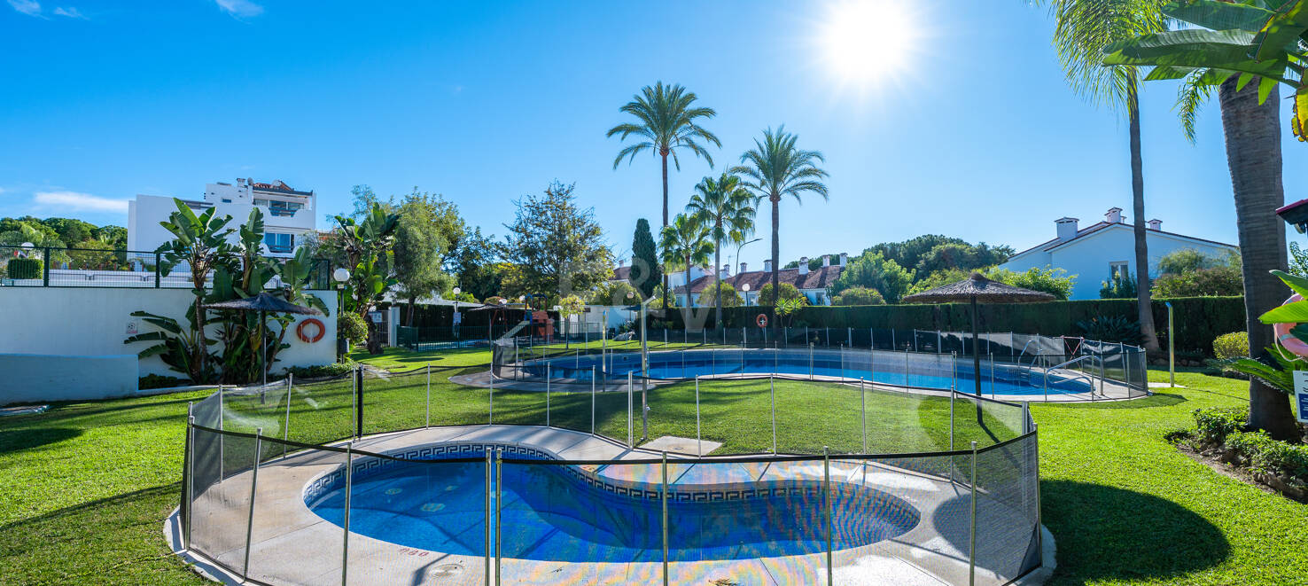 Eckhaus mit Meerblick in einer exklusiven Wohnanlage