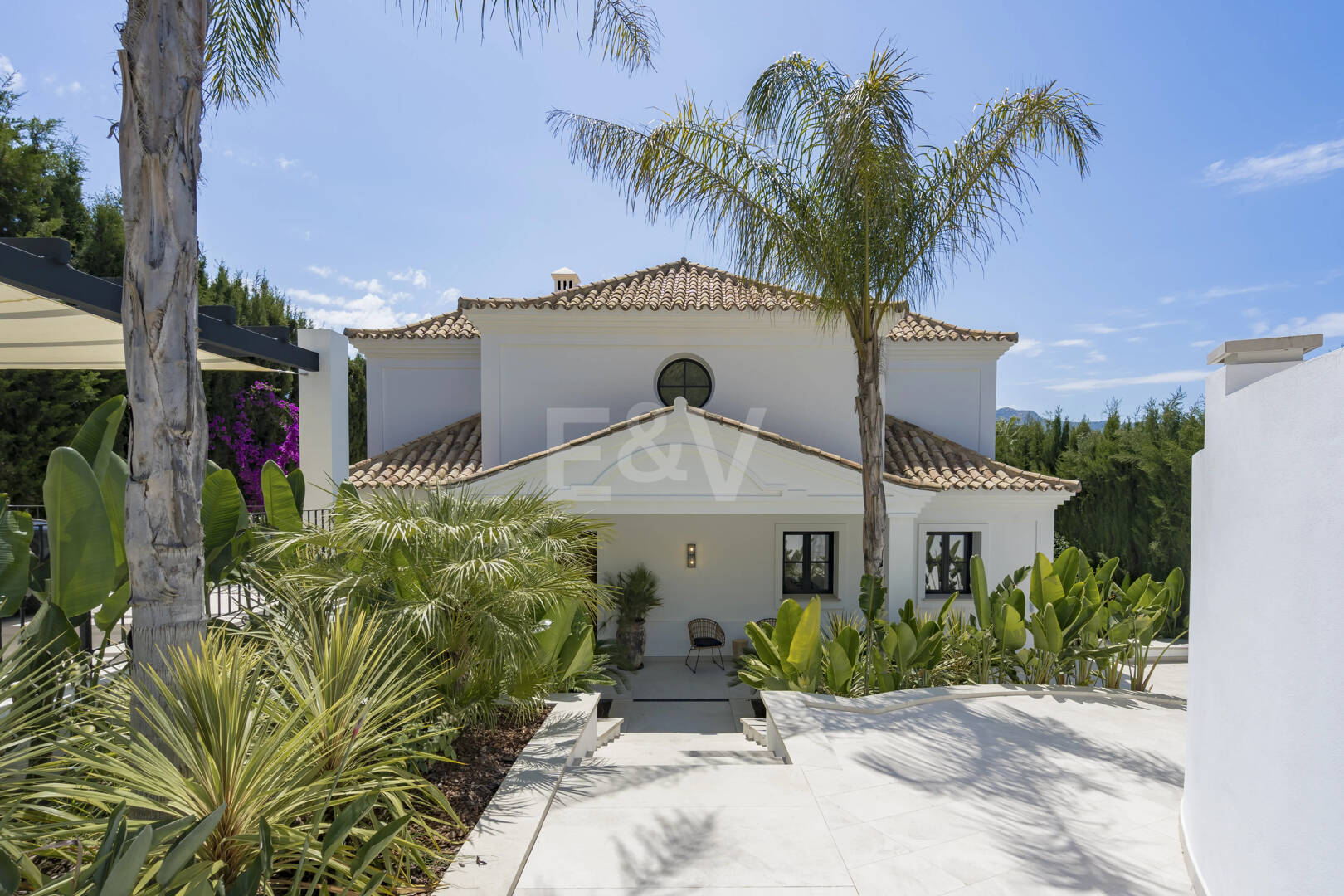 Luxuriöse Villa in Puerto del Capitán, Los Arqueros mit Bergblick