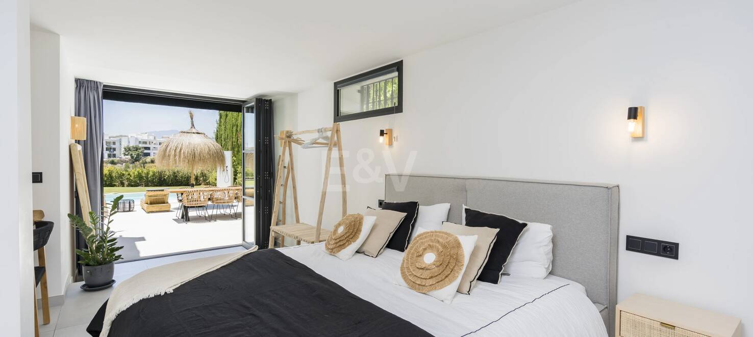 Lyxvilla i Puerto del Capitán, Los Arqueros med utsikt över bergen