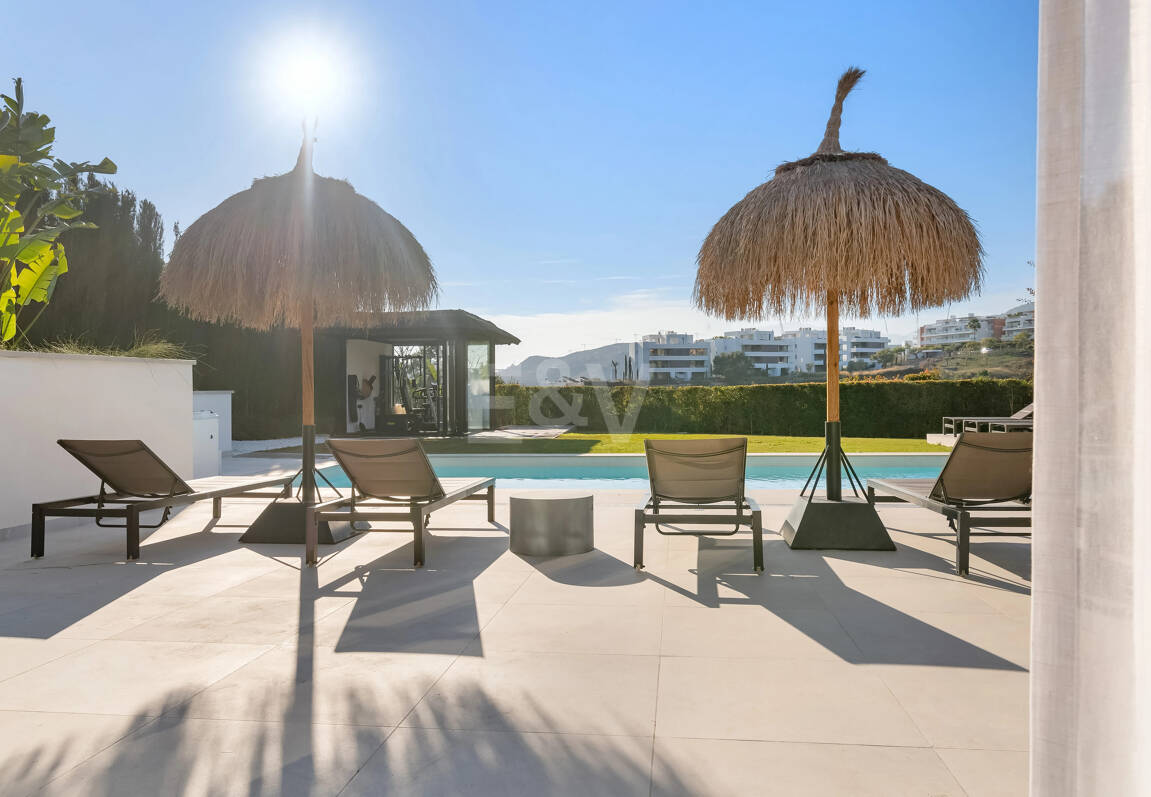 Luxurious villa in Puerto del Capitán, Los Arqueros with mountain views