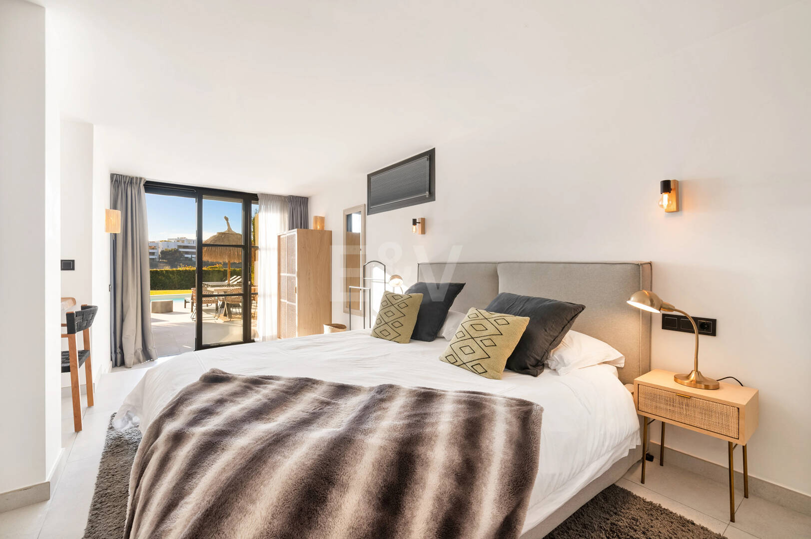 Luxurious villa in Puerto del Capitán, Los Arqueros with mountain views