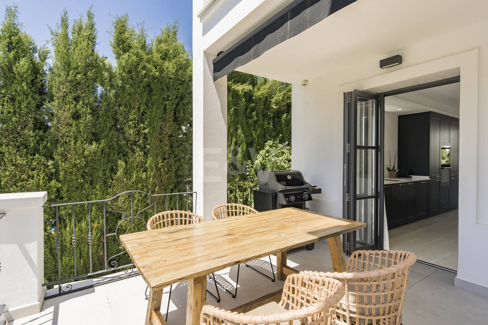 Luxuriöse Villa in Puerto del Capitán, Los Arqueros mit Bergblick