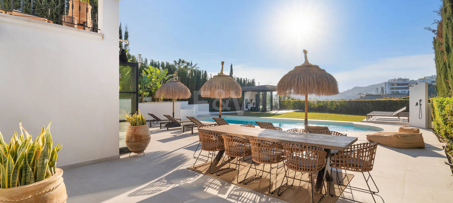Lyxvilla i Puerto del Capitán, Los Arqueros med utsikt över bergen