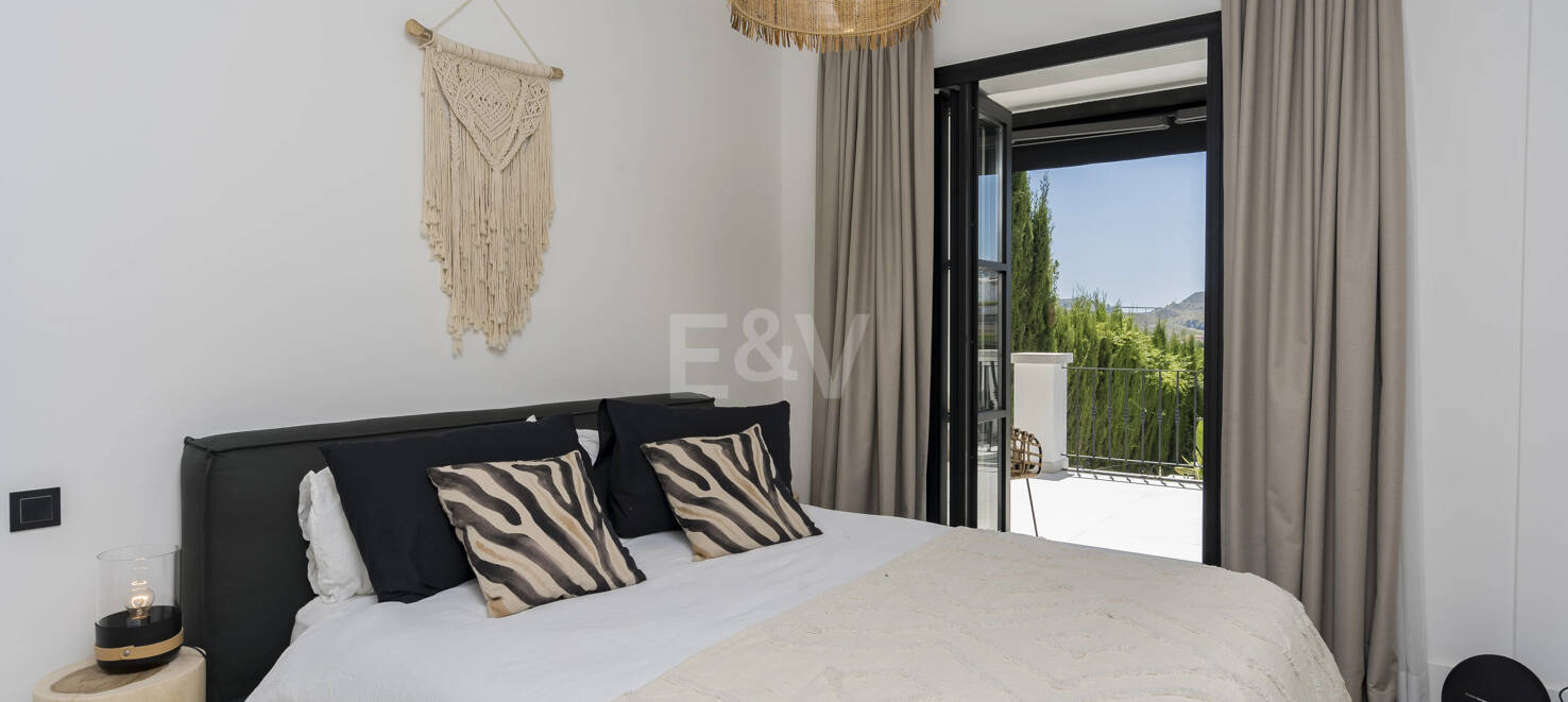 Lyxvilla i Puerto del Capitán, Los Arqueros med utsikt över bergen