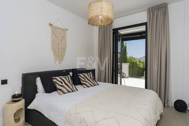 Luxurious villa in Puerto del Capitán, Los Arqueros with mountain views