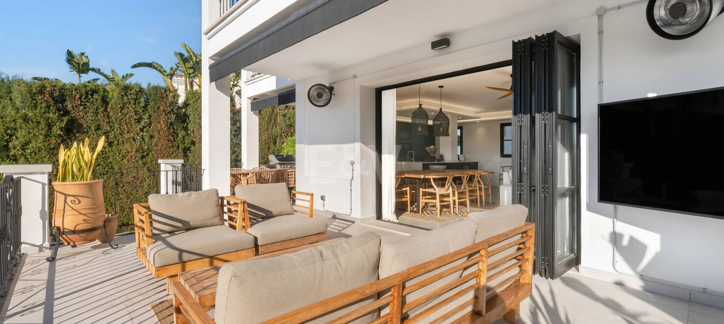 Lyxvilla i Puerto del Capitán, Los Arqueros med utsikt över bergen
