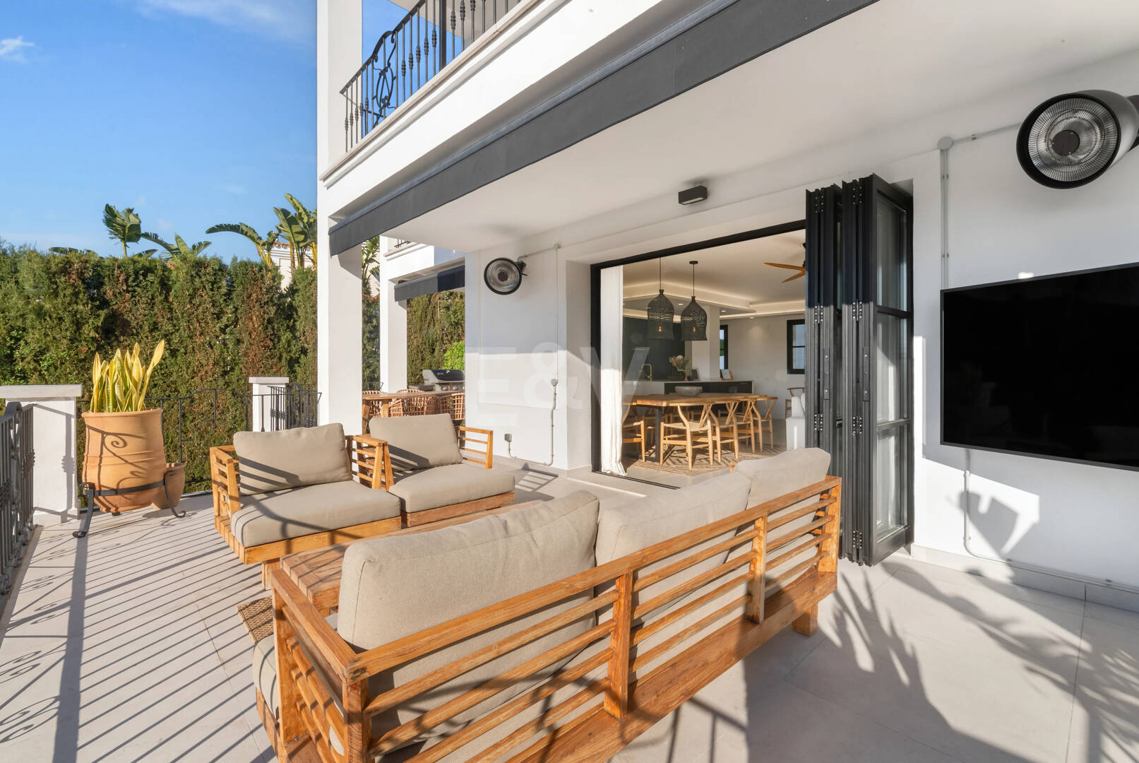 Luxuriöse Villa in Puerto del Capitán, Los Arqueros mit Bergblick