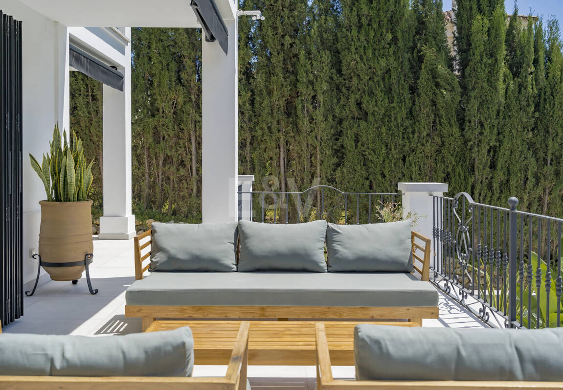 Luxurious villa in Puerto del Capitán, Los Arqueros with mountain views