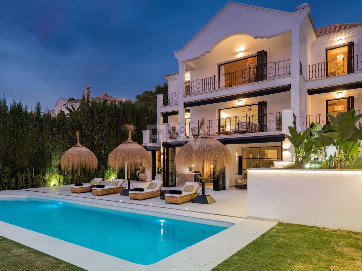 Luxuriöse Villa in Puerto del Capitán, Los Arqueros mit Bergblick