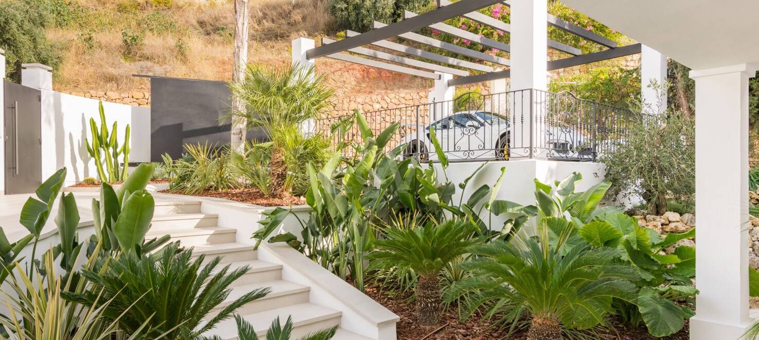 Lyxvilla i Puerto del Capitán, Los Arqueros med utsikt över bergen