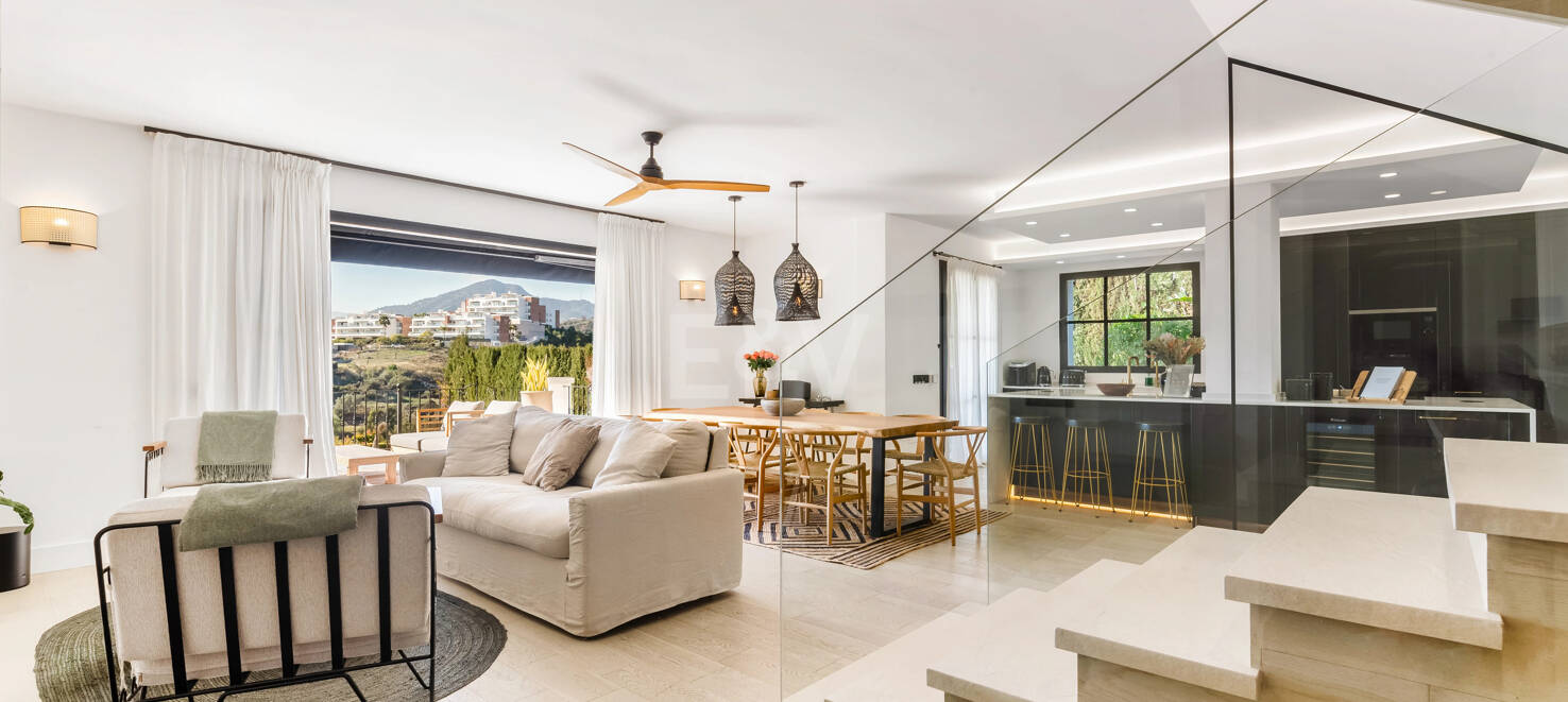Lyxvilla i Puerto del Capitán, Los Arqueros med utsikt över bergen