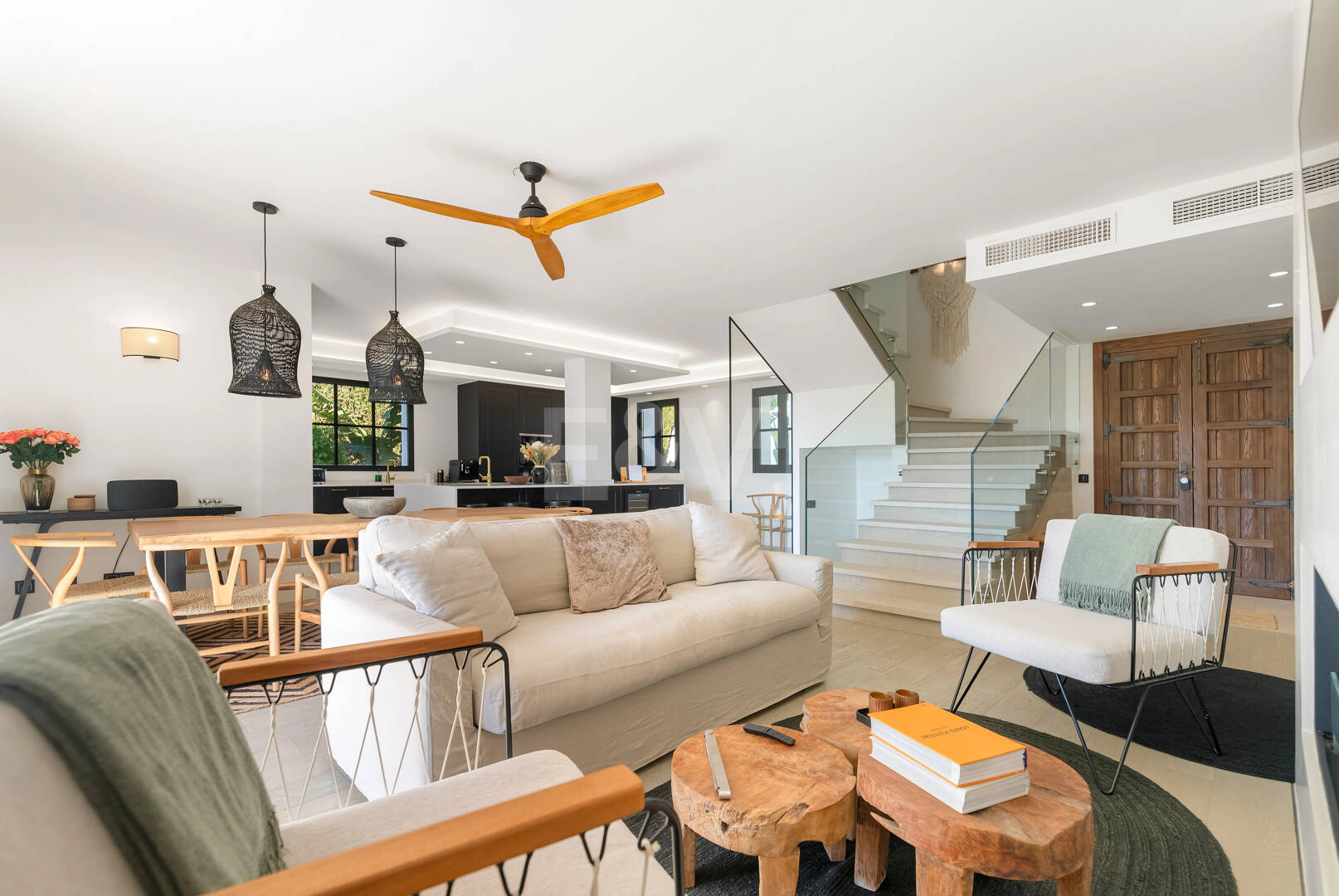 Luxurious villa in Puerto del Capitán, Los Arqueros with mountain views