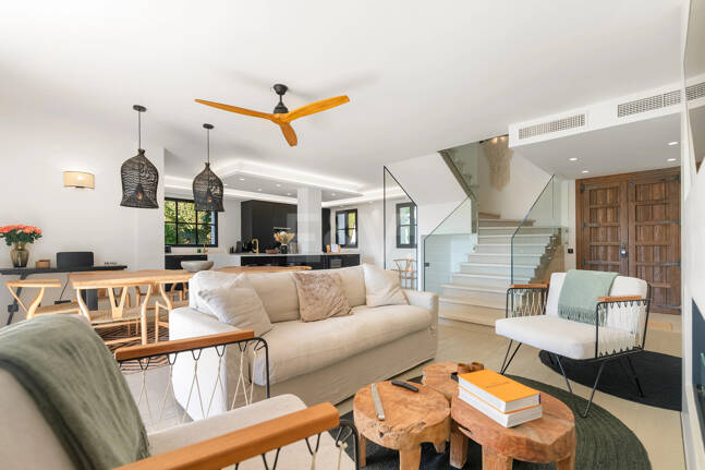 Luxurious villa in Puerto del Capitán, Los Arqueros with mountain views