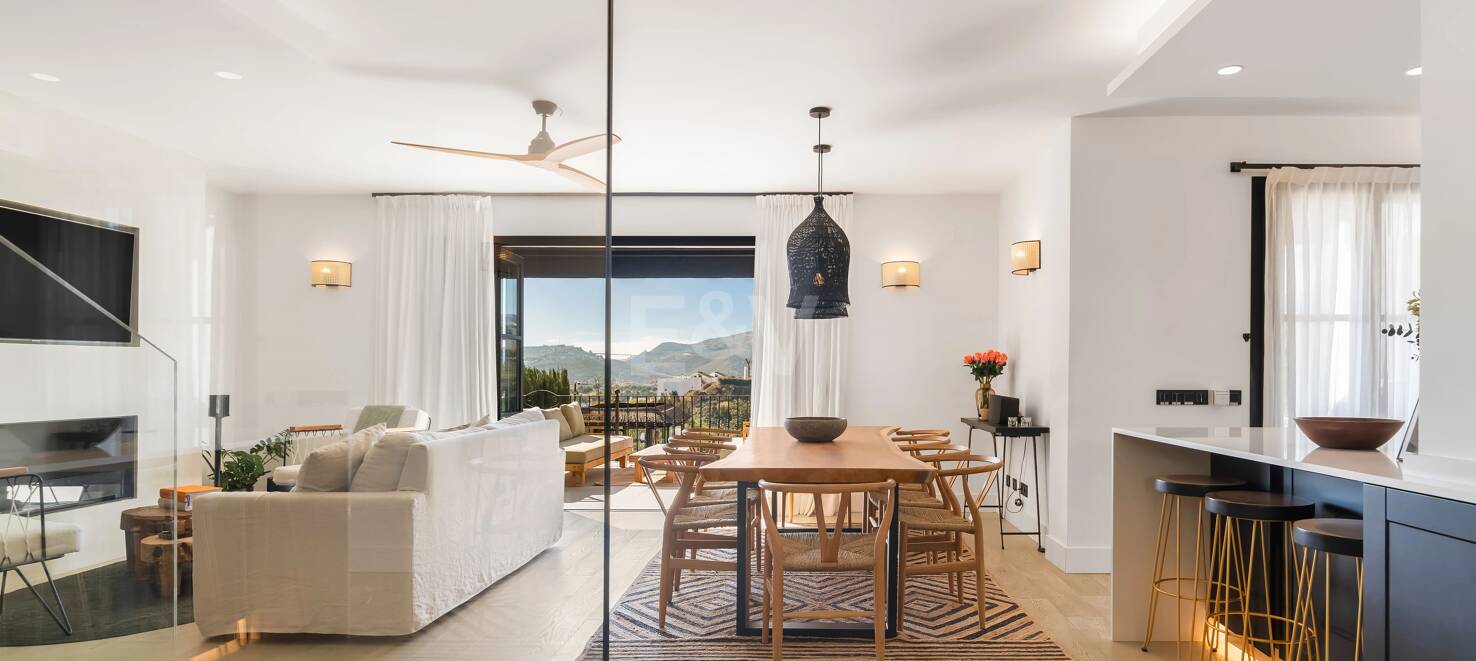 Lyxvilla i Puerto del Capitán, Los Arqueros med utsikt över bergen