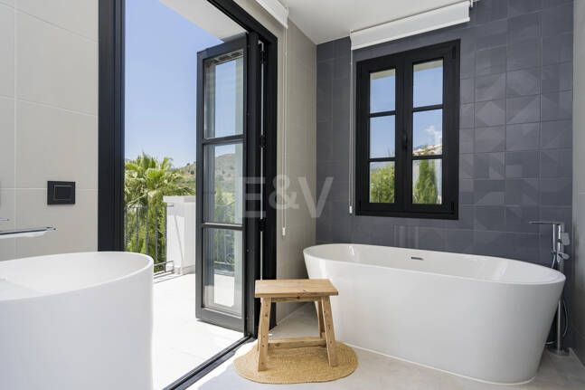 Luxurious villa in Puerto del Capitán, Los Arqueros with mountain views