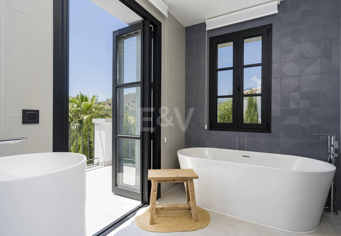 Luxurious villa in Puerto del Capitán, Los Arqueros with mountain views