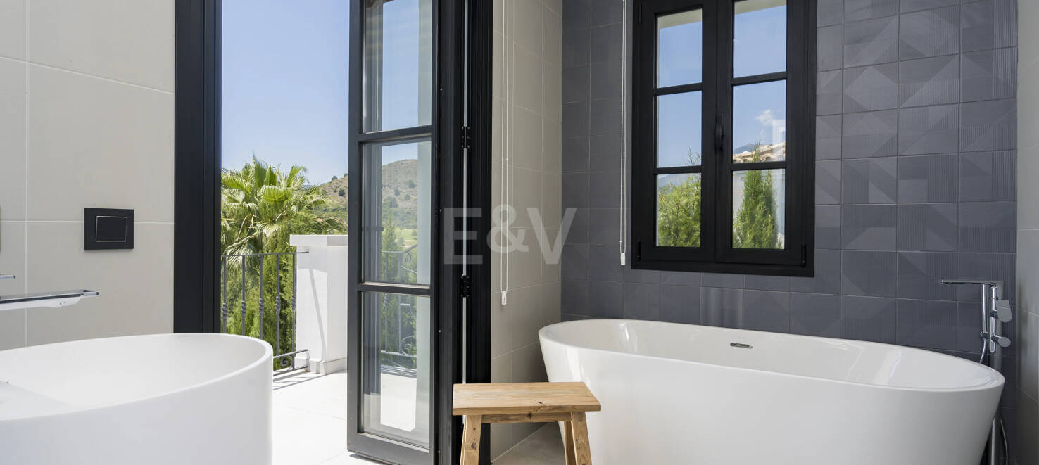 Lyxvilla i Puerto del Capitán, Los Arqueros med utsikt över bergen