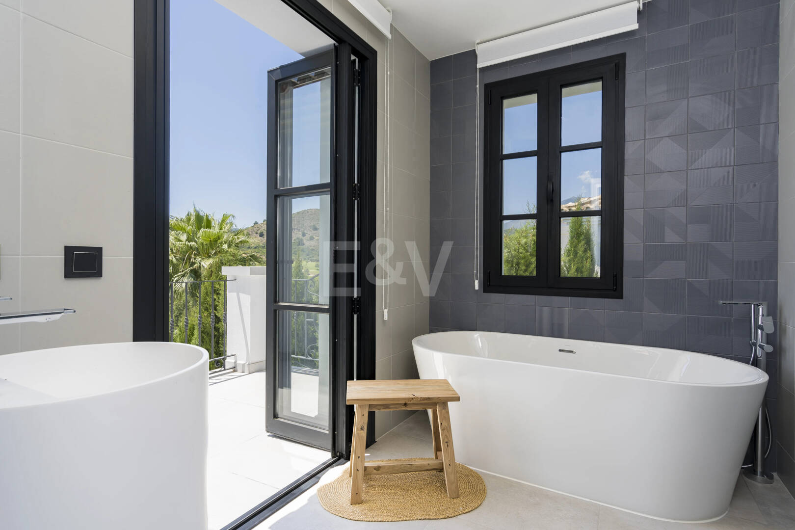 Luxuriöse Villa in Puerto del Capitán, Los Arqueros mit Bergblick