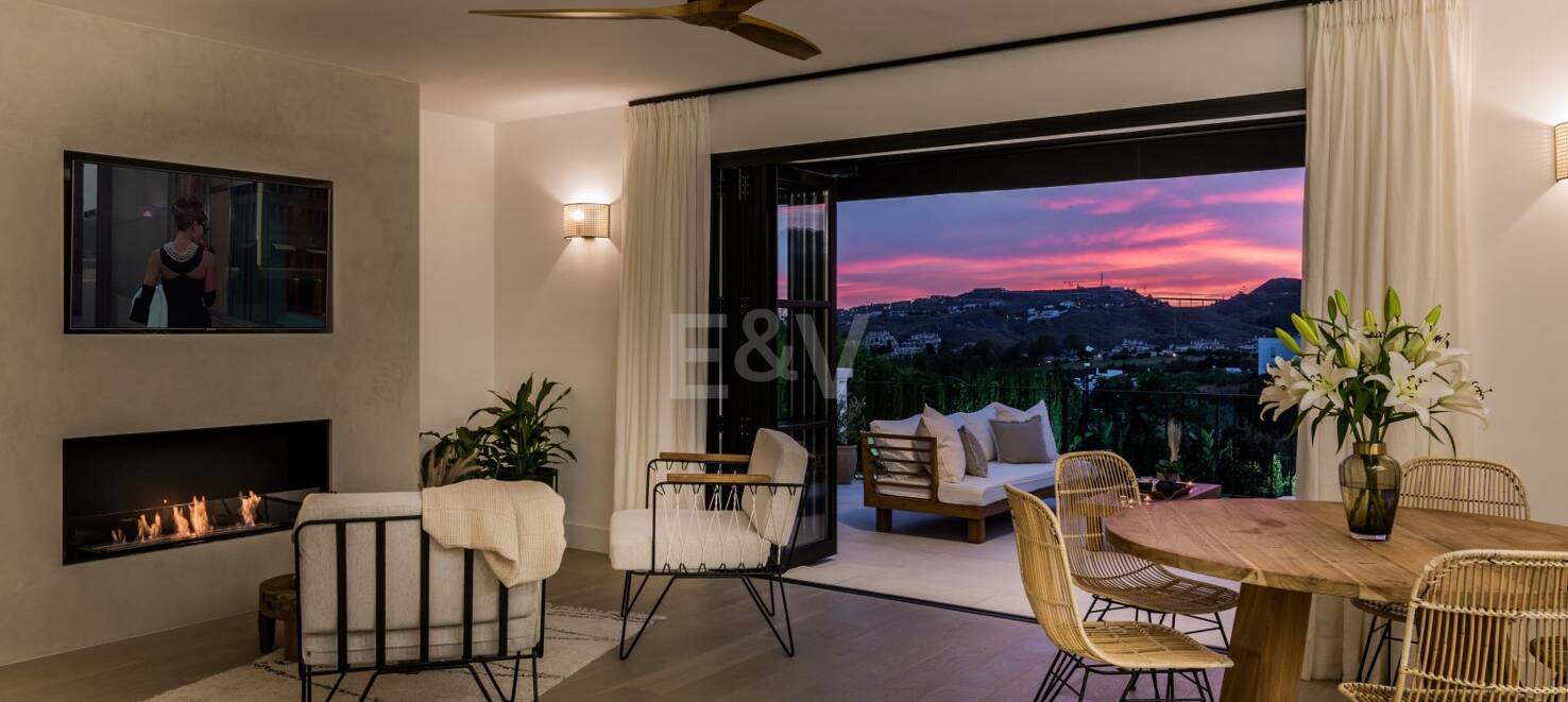 Lyxvilla i Puerto del Capitán, Los Arqueros med utsikt över bergen