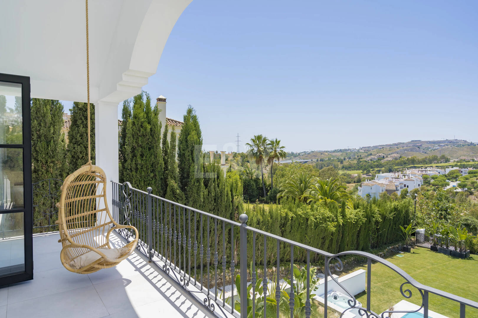 Luxurious villa in Puerto del Capitán, Los Arqueros with mountain views