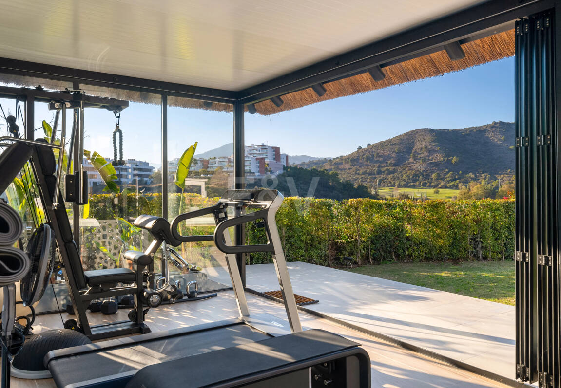 Luxurious villa in Puerto del Capitán, Los Arqueros with mountain views