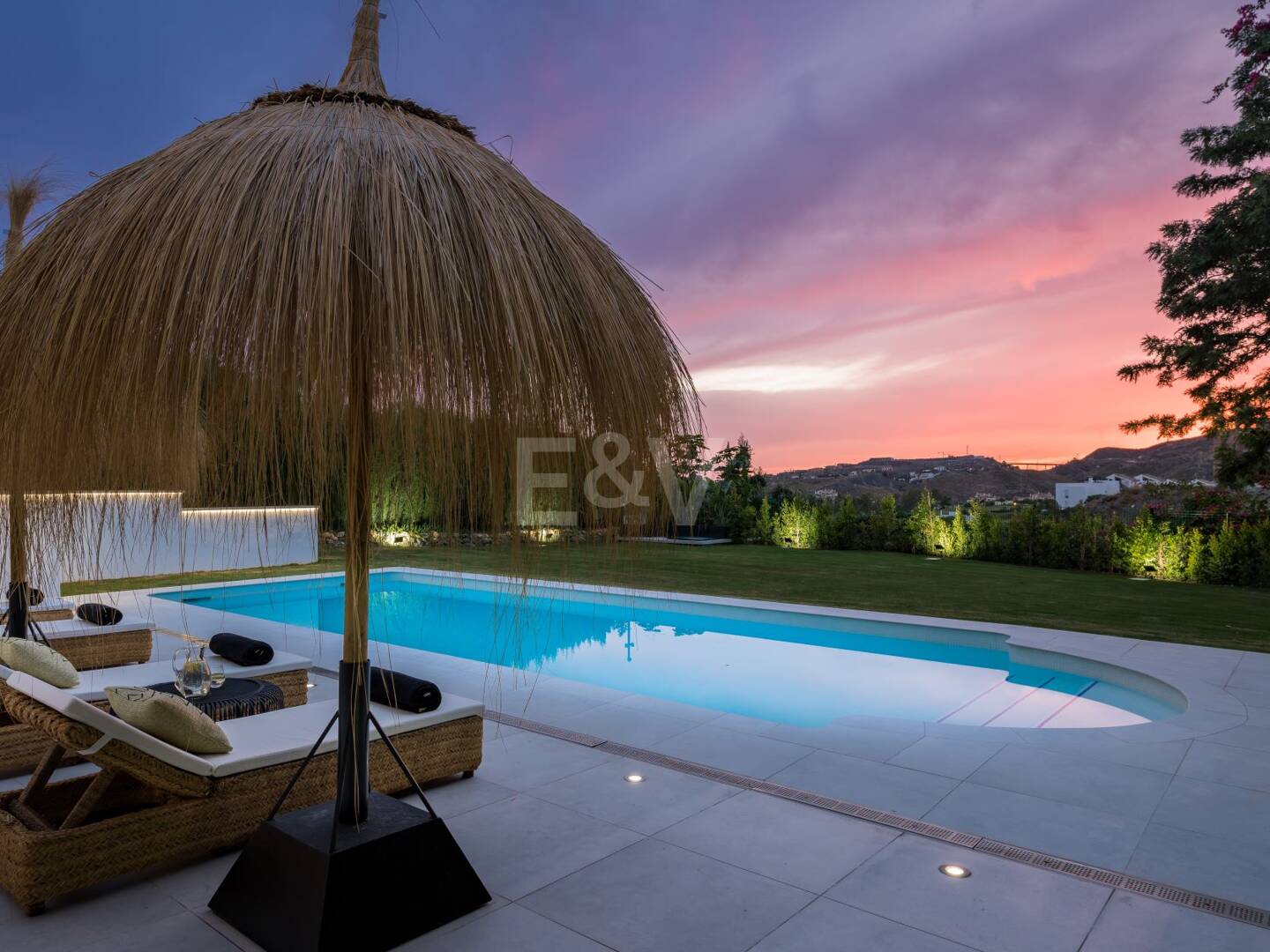 Luxurious villa in Puerto del Capitán, Los Arqueros with mountain views