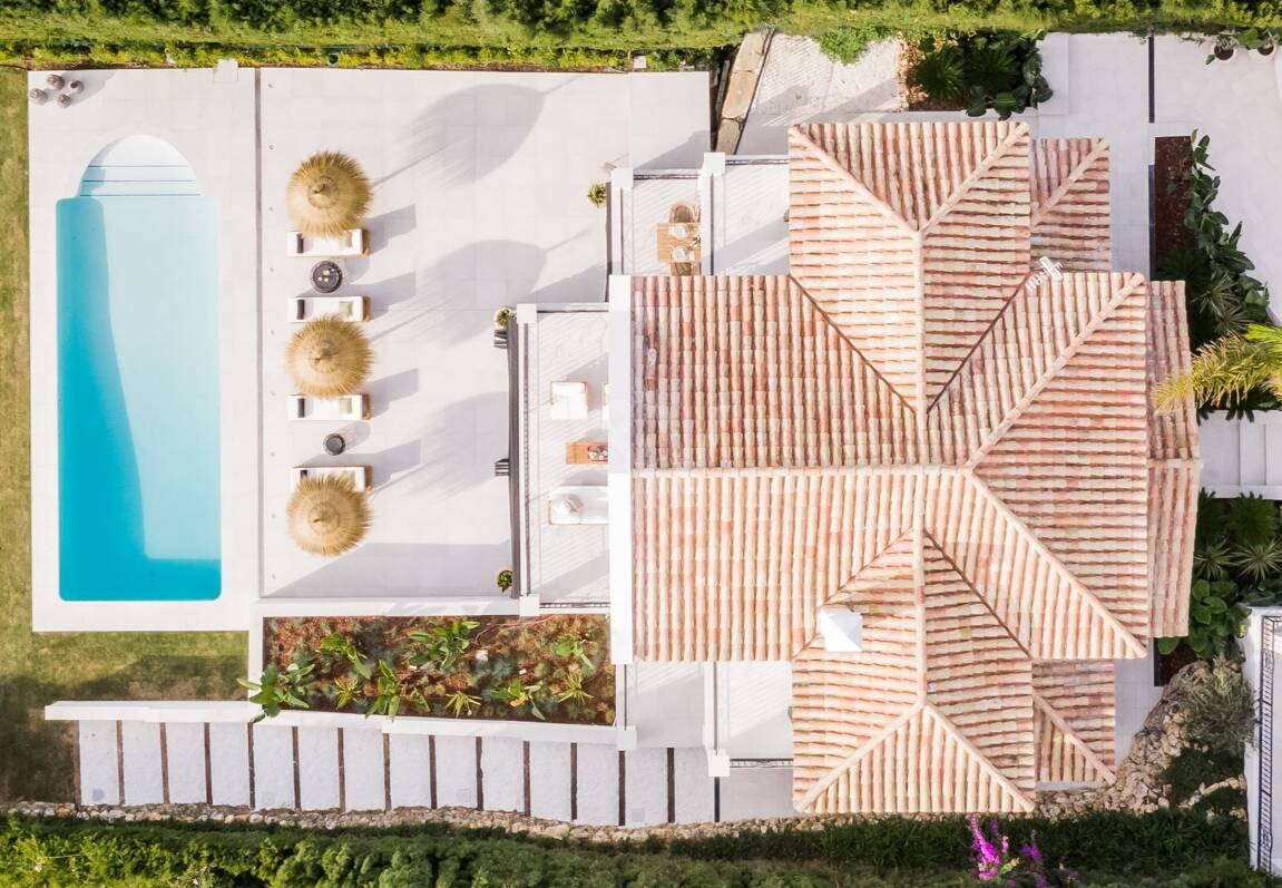 Luxurious villa in Puerto del Capitán, Los Arqueros with mountain views