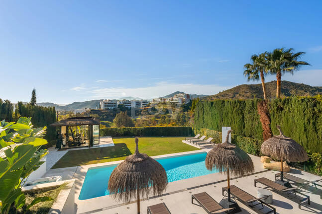 Luxurious villa in Puerto del Capitán, Los Arqueros with mountain views