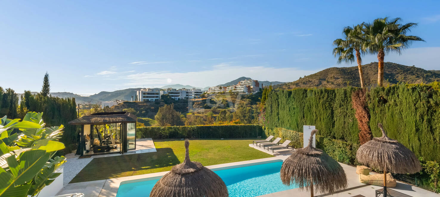 Lyxvilla i Puerto del Capitán, Los Arqueros med utsikt över bergen