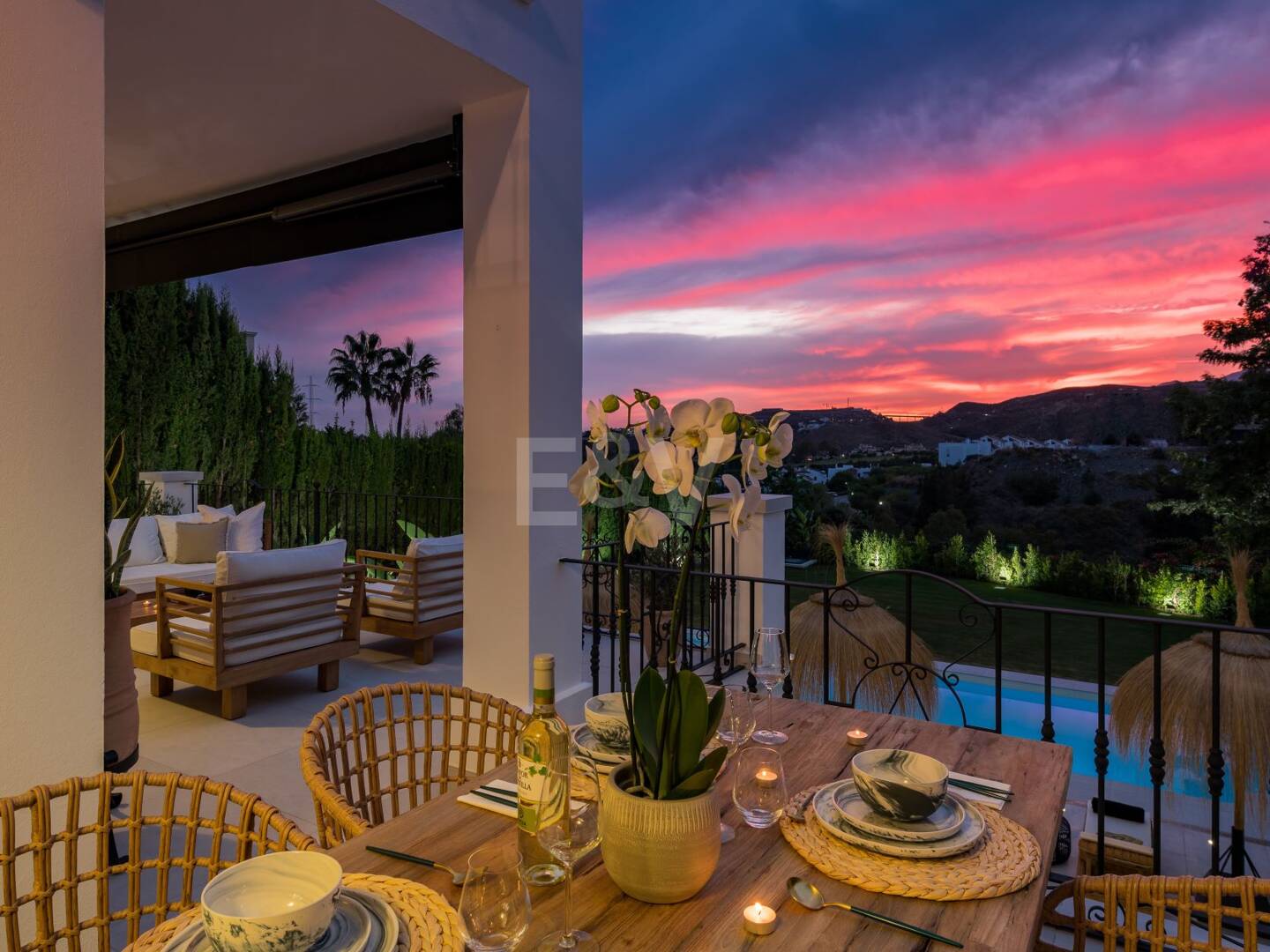 Luxuriöse Villa in Puerto del Capitán, Los Arqueros mit Bergblick